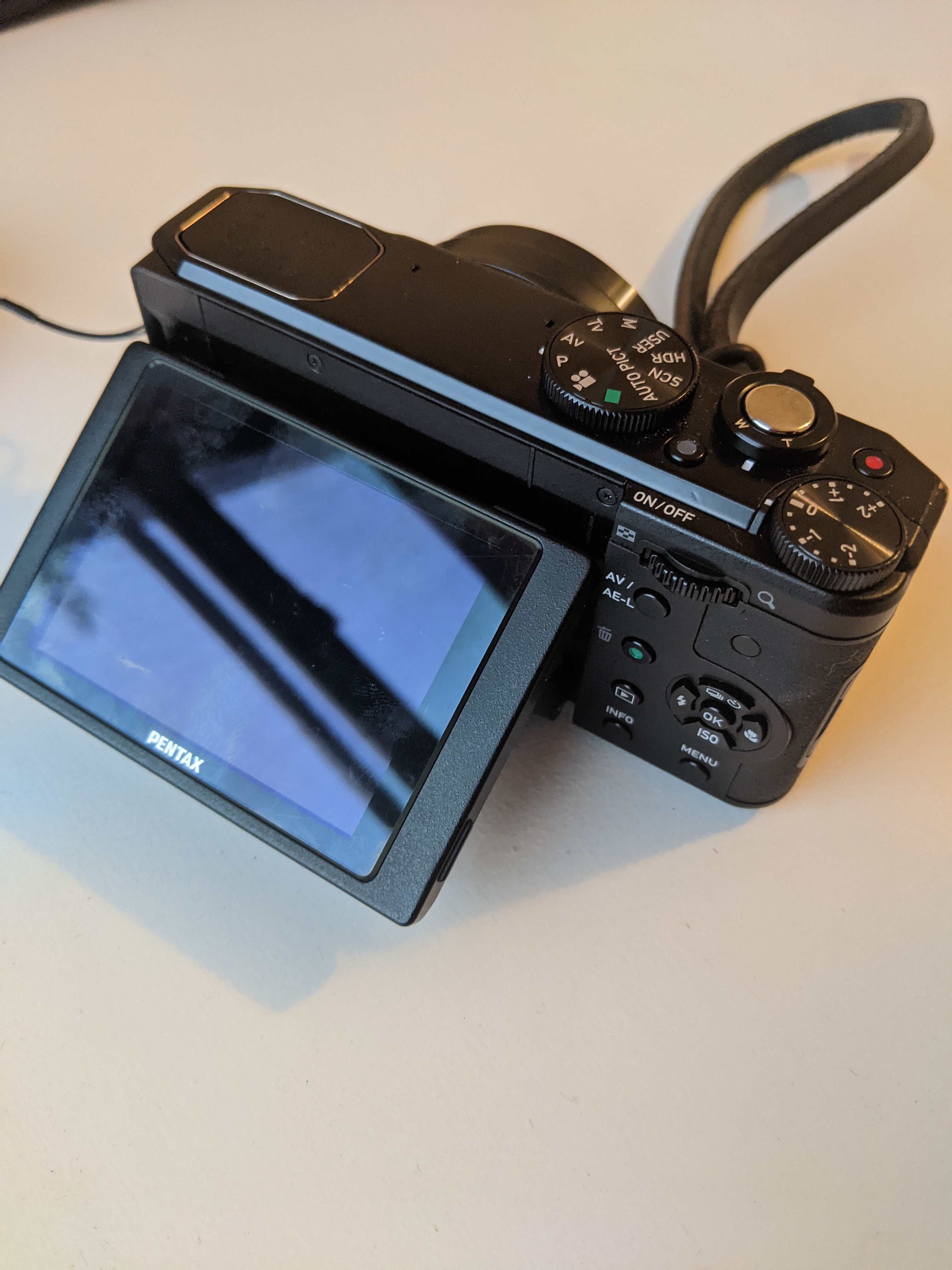 Pentax MX-1 Rear Tilt Screen