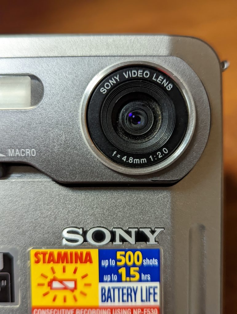 Sony Mavica MVC-FD5 Lens
