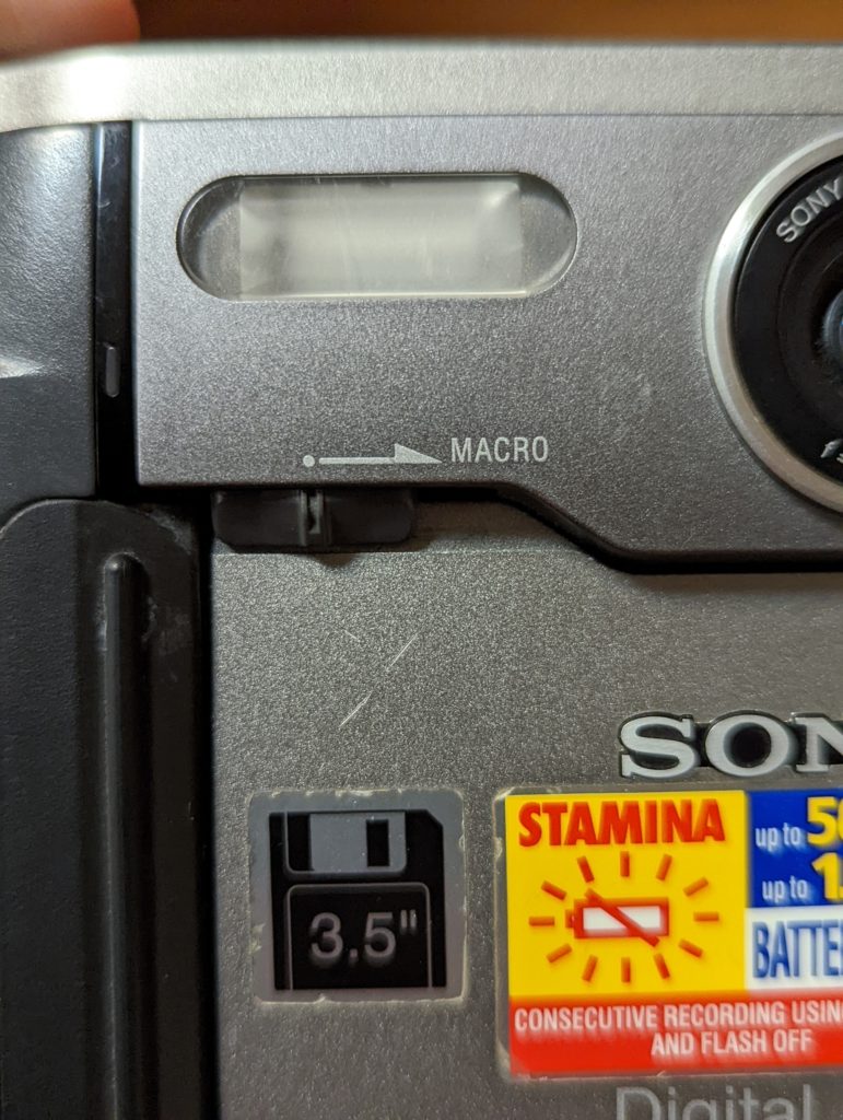 Sony Mavica MVC-FD5 Macro Mode Slider