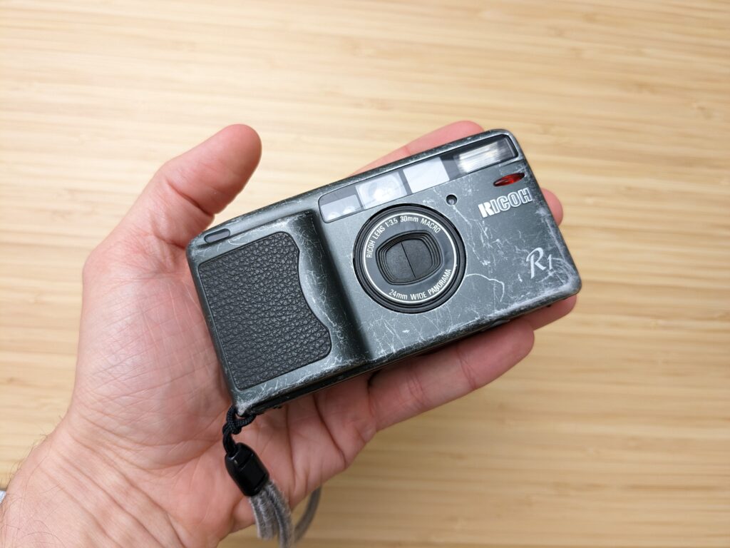 Ricoh R1 in my hand